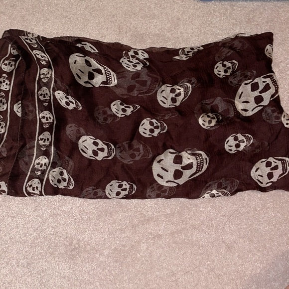 Authentic Alexander McQueen silk scarf - Picture 2 of 2